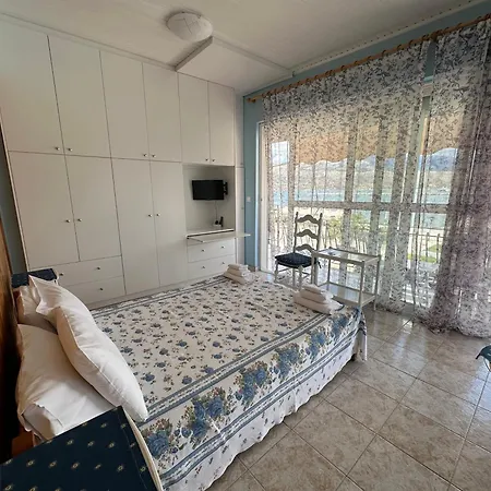 Apartment Waterfront Lixouri