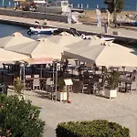 Waterfront Apartament *