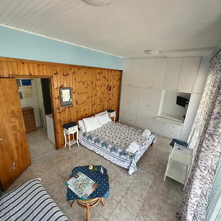 Waterfront Apartman *