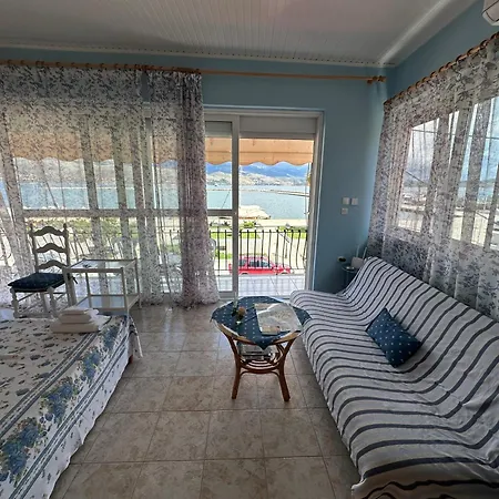 Waterfront Apartament *